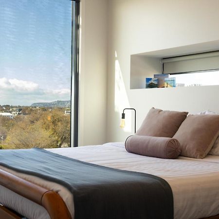 Luxury 2 Bedroom Cbd Apartment With Free Parking Christchurch Dış mekan fotoğraf