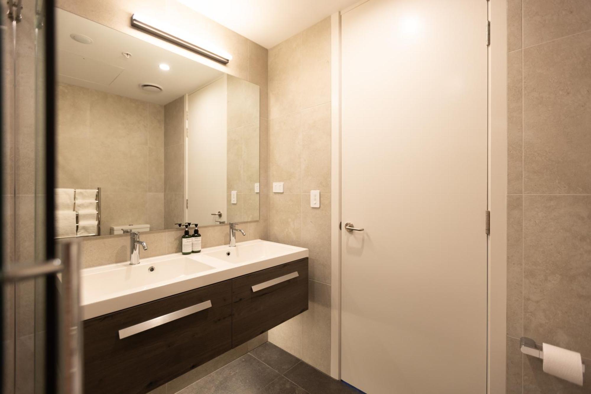 Luxury 2 Bedroom Cbd Apartment With Free Parking Christchurch Dış mekan fotoğraf